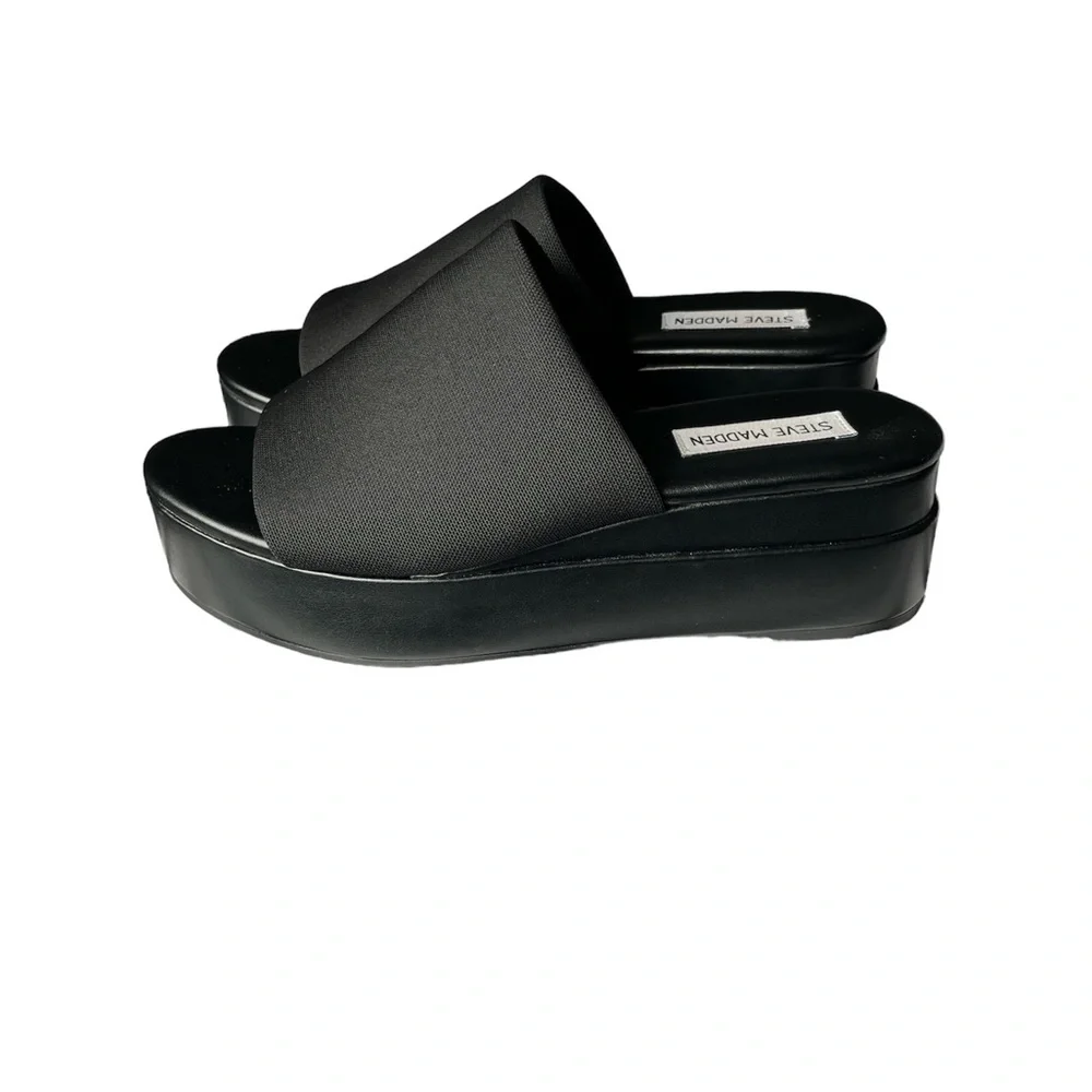 Steve Madden Bendable black platform sandal size 8.5